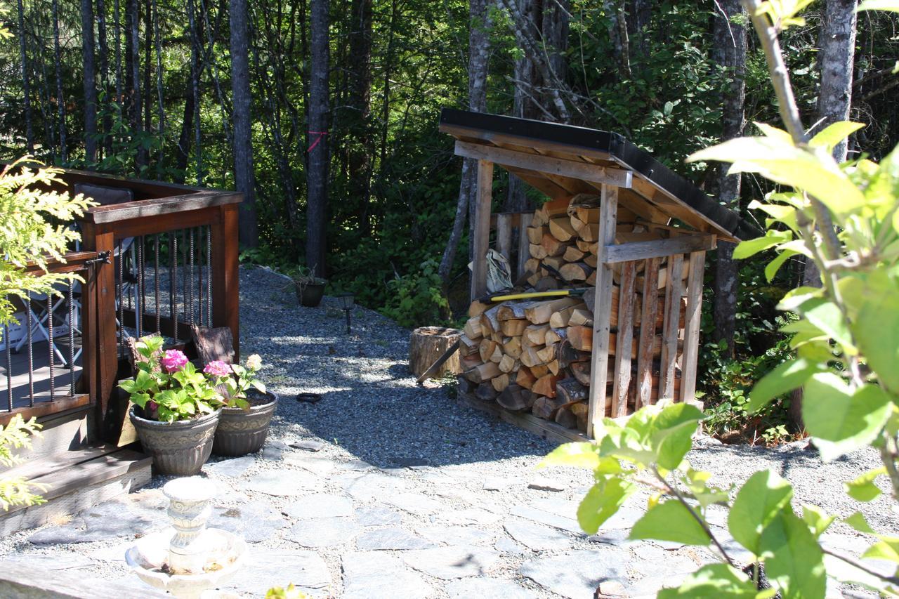 Вилла A Shack In The Woods Порт-Ренфрю Экстерьер фото